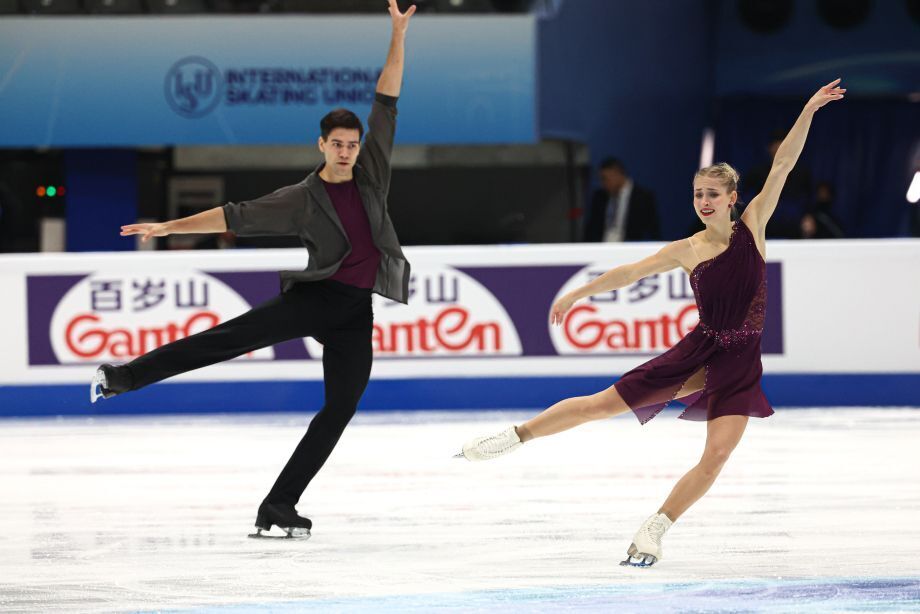 Настоящему уникальное акробатические